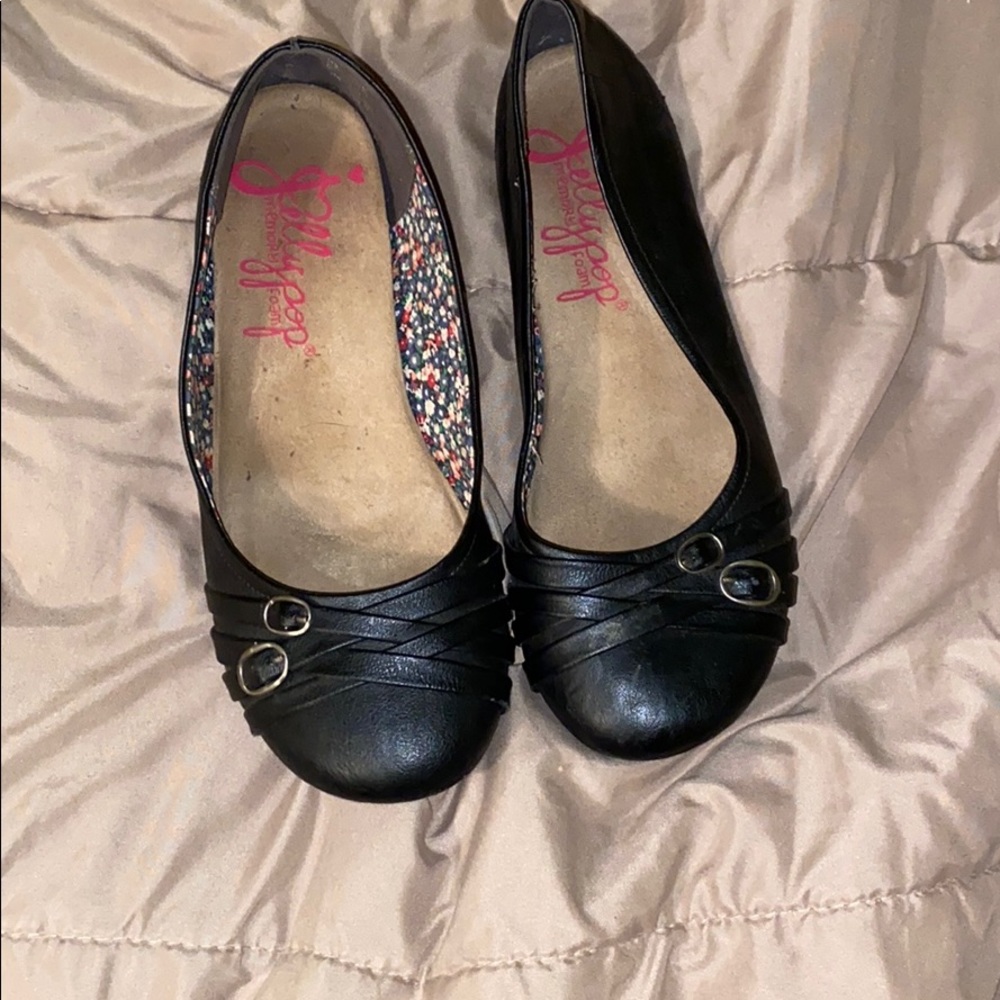 Black dress shoes